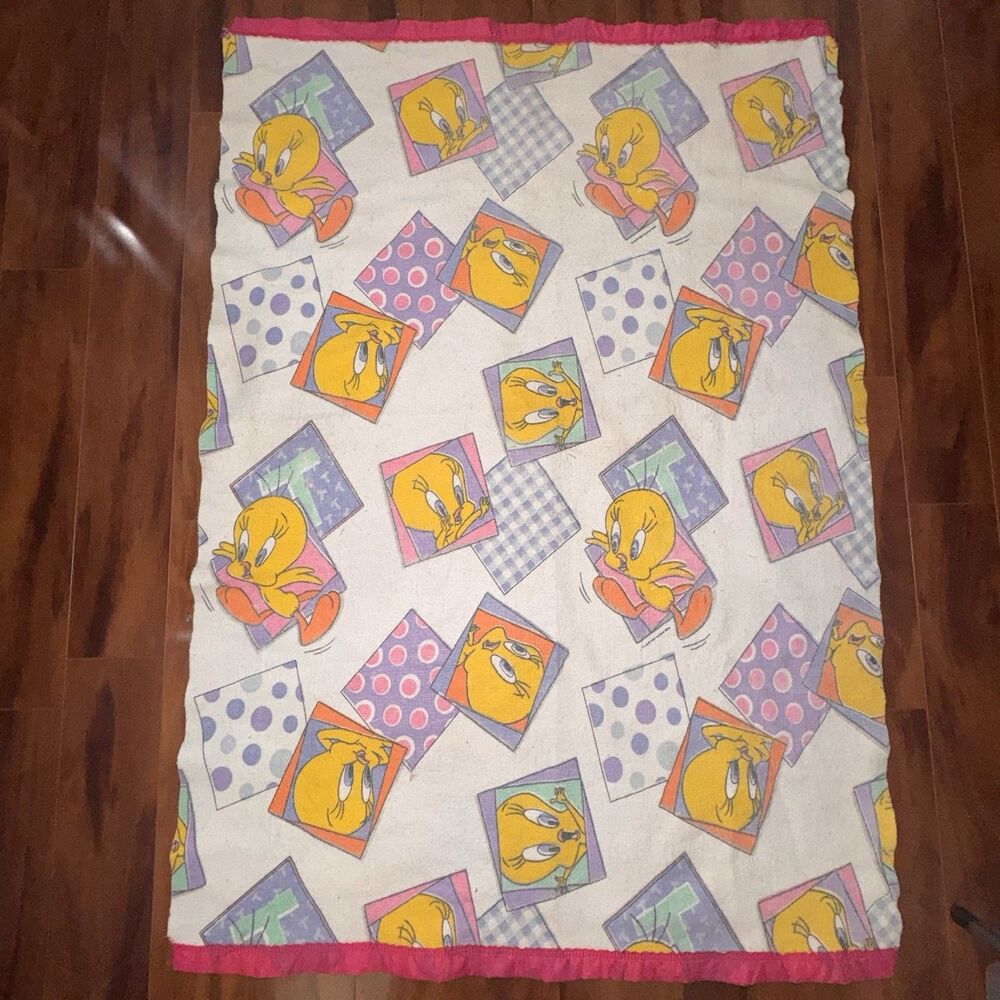 Vintage 1994 Tweety Bird Fleece Blanket Looney Tunes Satin Trim 41x60